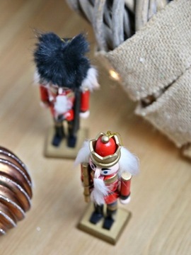 Figurka ozdoba stroik DZIADEK DO ORZECHÓW 11 cm