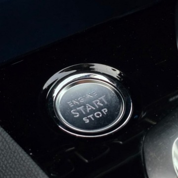 Peugeot 5008 II Crossover Facelifting 1.2 PureTech 130KM 2021 Peugeot 5008 II 1.2 Benzyna 130KM 7 foteli, Serwis, zdjęcie 33