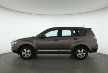 Mitsubishi Outlander II 2.0 MIVEC 147KM 2011 Mitsubishi Outlander 2.0, Salon Polska, zdjęcie 2