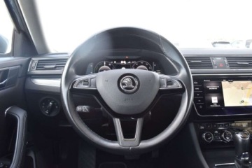 Skoda Superb III Liftback Facelifting 1.4 TSI Plug-In Hybrid 218KM 2019 Skoda Superb SalonPL 217KM 1.4TSIEE StyleTech Kessy El.bagaznik Columbus K, zdjęcie 3