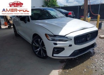 Volvo S60 III 2024 Volvo S60 B5 Core Dark Theme 2024 2.0l 2.0 Benzyna 247KM