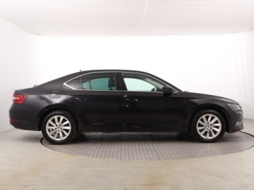 Skoda Superb III Liftback 1.6 TDI 120KM 2017 Skoda Superb 1.6 TDI, Automat, Skóra, Navi, Xenon, zdjęcie 5