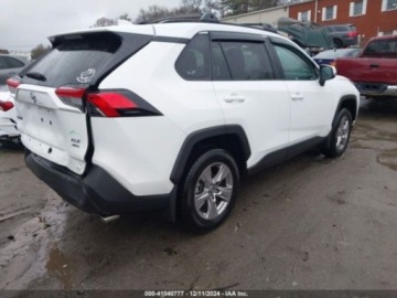 Toyota 2024 Toyota RAV4 2024 Toyota RAV4 XLE AWD (Natl) 2.5 Benzyna 203KM, zdjęcie 3