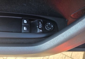 Peugeot 2008 I SUV 1.2 PureTech 110KM 2015 Peugeot 2008 1.2 Benzyna 110KM, zdjęcie 19