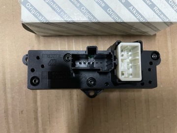 ALFA ROMEO 159 PANEL VÝSTRÁŽNÝCH I CENTRÁLNÍHO ZAMK
