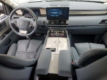 Lincoln Navigator III 2024 Lincoln Navigator 2024, 3.5L, 4x4, BLACK LABEL, od ubezpieczalni 3.5 440KM, zdjęcie 6