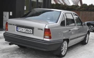 Opel Kadett E Sedan 1.4 i 60KM 1991 Opel Kadett Opel Kadett 1.4 GL 1.4 Benzyna 60KM, zdjęcie 3