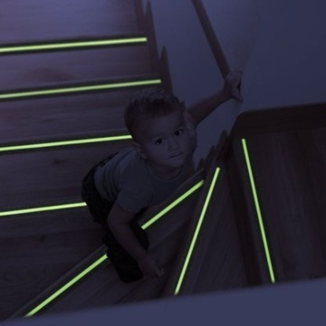 Лента противоскользящая 50ммх1м, СВЕТЯЩАЯСЯ, для здоровья и безопасности, флюоро.