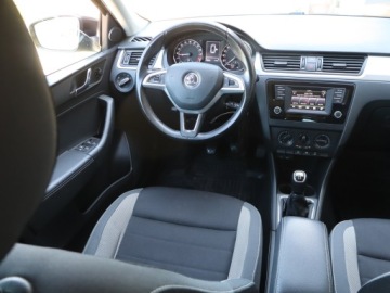 Skoda Rapid II Liftback Facelifting 1.6 TDI CR 115KM 2017 Skoda Rapid Spaceback 1.6 TDI, Salon Polska, zdjęcie 6
