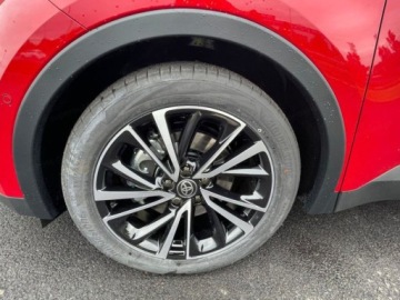 Toyota C-HR II SUV Plug-In 2.0 Hybrid Dynamic Force Plug-in  223KM 2025 Executive 2.0 Plug-in Hybrid Dynamic Force 223KM | Podgrzewane fotele!, zdjęcie 12