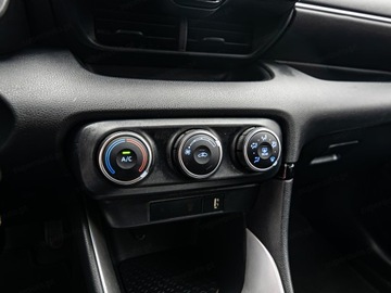 Toyota Yaris IV Hatchback 1.0 VVT-i 72KM 2022 TOYOTA Yaris 1.0 Comfort Hatchback 72KM 2022, zdjęcie 16