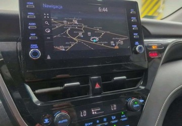 Toyota Camry IX Sedan 2.5 Hybrid Dynamic Force 218KM 2021 Toyota Camry Salon Polska Automat Navi Kamera Led 1 Wlasciciel FV23, zdjęcie 12