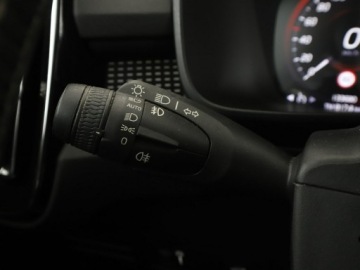 Volvo XC40 Crossover 2.0 D3 150KM 2019 Volvo XC 40 R-Design, Automat, Panorama, Kamera,, zdjęcie 33