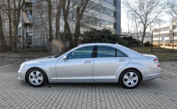 Mercedes Klasa S W221 Limuzyna 5.5 V8 (500) 388KM 2006 Mercedes-Benz Klasa S 5,5V8 (388KM) 5.5 Benzyna 388KM, zdjęcie 1