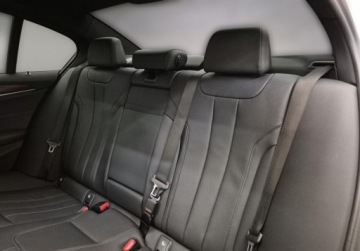 BMW Seria 5 G30-G31 Limuzyna Facelifting 2.0 518d 150KM 2022 BMW Seria 5 Salon Polska l M-Pakiet l Shadow Line l VAT23 2.0 Diesel 150KM, zdjęcie 16