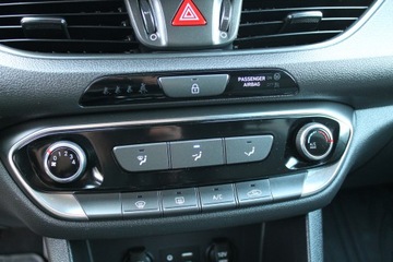 Hyundai i30 II Wagon Facelifting 1.4 MPI 100KM 2017 Hyundai i30 1.4 AUTO Z METRYKĄ OD NOWOŚCI U 1 WŁAŚCICIELA PEŁNE ASO, zdjęcie 16