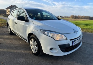 Renault Megane III Hatchback 1.6 16v 100KM 2011 Renault Megane Bezwypadkowy, zadbany, niski przebieg 1.6 Benzyna 100KM, zdjęcie 2