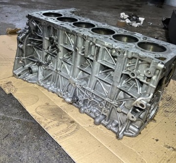 BLOK MOTORU BMW F10 F30 F31 E90 X3 F25 X5 F15 X6 3.0D N57D30B BITURBO