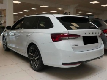 Skoda Octavia IV Liftback 1.5 TSI EVO 150KM 2026 SKODA Octavia Sportline 1.5 TSI mHEV DSG Combi 150KM 2026, zdjęcie 3