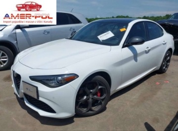 Alfa Romeo Giulia II Sedan Facelifting 2.0 Turbo 280KM 2021 Alfa Romeo Giulia Ti Sport Awd 2021 2.0 Benzyna 280KM