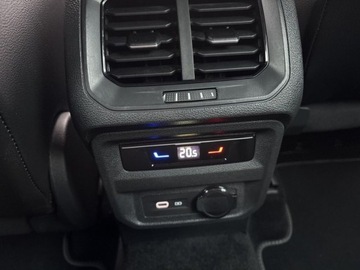 Volkswagen Tiguan II SUV Facelifting 2.0 TDI 200KM 2021 Volkswagen Tiguan R-line Kamery 360 HarmanKardon Zawieszenie DCC ACC Faktu, zdjęcie 29