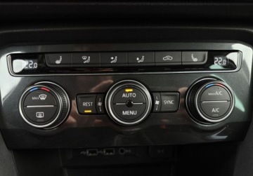 Volkswagen Tiguan II SUV 1.5 TSI EVO 130KM 2019 Volkswagen Tiguan SalonPL Comfortline 1.5TSI 130KM App Conect Czuj.Park LE, zdjęcie 25