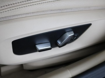 BMW Seria 5 G30-G31 Touring 520d 190KM 2019 BMW 520 Automat Luxury Line Nawigacja Tempomat, zdjęcie 38