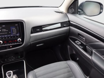 Mitsubishi Outlander III SUV PHEV Facelifting 2020 2.4 PHEV 224KM 2020 Mitsubishi Outlander 2.4 PHEV, Salon Polska, zdjęcie 7