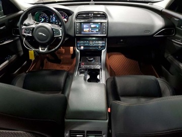 Jaguar XE 2018 Jaguar XE Prestige 2018 3.0l 3.0 Benzyna 380KM, zdjęcie 8