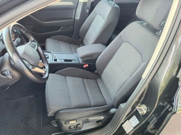 Volkswagen Passat B8 Variant Facelifting 2.0 TDI SCR 200KM 2022 Volkswagen Passat serwis ASO 2.0TDI 200KM bezwypadkowy pakiety AppConnect, zdjęcie 9