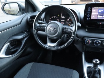 Toyota Yaris IV Hatchback 1.5 Dynamic Force 125KM 2021 Toyota Yaris 1.5 VVT-i, Salon Polska, zdjęcie 6