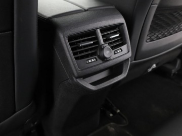 Peugeot 3008 II Crossover 1.2 PureTech 130KM 2019 Peugeot 3008 automat full LED półskóra virtual, zdjęcie 39