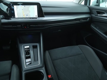 Volkswagen Golf VIII Hatchback Plug-In-Hybrid 1.4 TSI 204KM 2022 VW Golf 1.4 TSI eHybrid, Salon Polska, zdjęcie 7