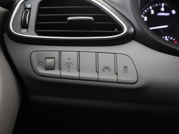 Hyundai i30 III Hatchback 1.4 MPI 100KM 2017 Hyundai i30 klimatyzacja tempomat czujnik, zdjęcie 29