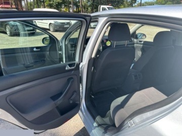 Volkswagen Golf V Hatchback 1.9 TDI 105KM 2008 Volkswagen Golf 1.9 TDI DPF Trendline 105KM 2008r, zdjęcie 18