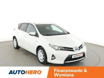 Toyota Auris II Hatchback 5d 1.8 HSD 136KM 2014 Toyota Auris HEV klima auto kamera i czujniki, zdjęcie 9