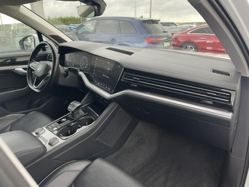 Volkswagen Touareg III SUV 4.0 V8 TDI SCR 422KM 2020 Volkswagen Touareg Automat Skóra Pneumatyka, zdjęcie 9