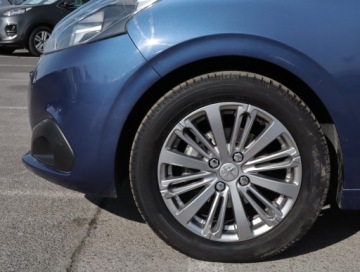 Peugeot 208 I Hatchback 5d Facelifting 1.2 PureTech 110KM 2017 Peugeot 208 1.2 PureTech, Klima, Klimatronic, zdjęcie 14