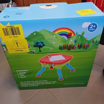 Stolik do piasku i wody z akcesoriami