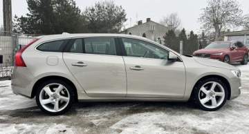 Volvo V60 I Kombi Facelifting 2.0 D3 DRIVE-E 150KM 2015 Volvo V60 Navi PDC Climatronic Gwarancja, zdjęcie 4