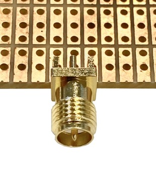 Gniazdo SMA-RP PROSTE NA KRAWĘDŹ PCB