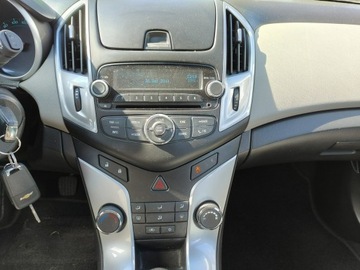 Chevrolet Cruze Kombi 1.6 16V DOHC 124KM 2013 Chevrolet Cruze Książka serwisowa., zdjęcie 9