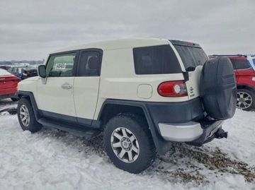 Toyota FJ Cruiser 4.0 239KM 2013 Toyota FJ 4.0 260 KM, 4x4, lift, maly przebieg, import USA 4.0 Benzyna, zdjęcie 2