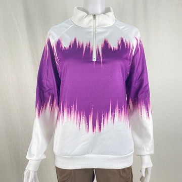 Trendy Design: Modny Sweter Z Wysokim Kołnierzem I Pasiastym Printem