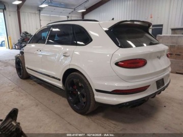 Bentley Bentayga 2022 Bentley Bentayga 2022 BENTLEY BENTAYGA SV8 4.0 Benzyna 542KM, zdjęcie 3
