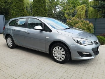 Opel Astra J Sports Tourer Facelifting 1.4 Turbo ECOTEC 140KM 2014 Opel Astra 1.4 16v 140KM Klimatronik Tempomat, zdjęcie 3
