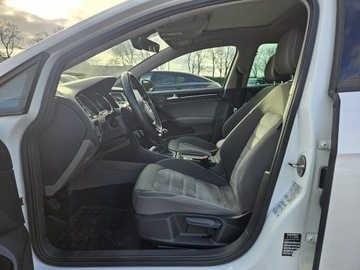 Volkswagen Golf VII Hatchback 3d 1.4 TSI BlueMotion Technology 125KM 2016 Volkswagen Golf 1,4 benzyna 125KM Highline, zdjęcie 4