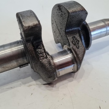 КОЛЕНВАЛ BRIGGS & STRATTON QUANTUM 35