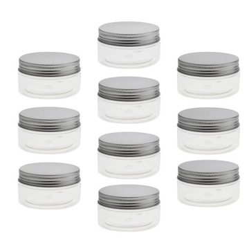 10 упаковок прозрачных пластиковых контейнеров.