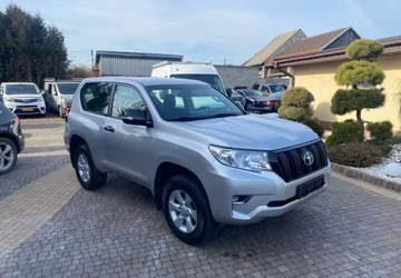 Toyota Land Cruiser VII Terenowy 3d 2.8 D-4D 177KM 2020 Toyota Land Cruiser Toyota Land Cruiser LC 2.8 D-4D Entry 2.8 Diesel 177KM, zdjęcie 2